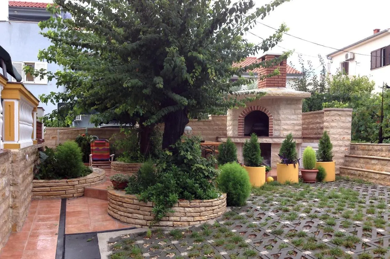 Apartment Preko 8384A