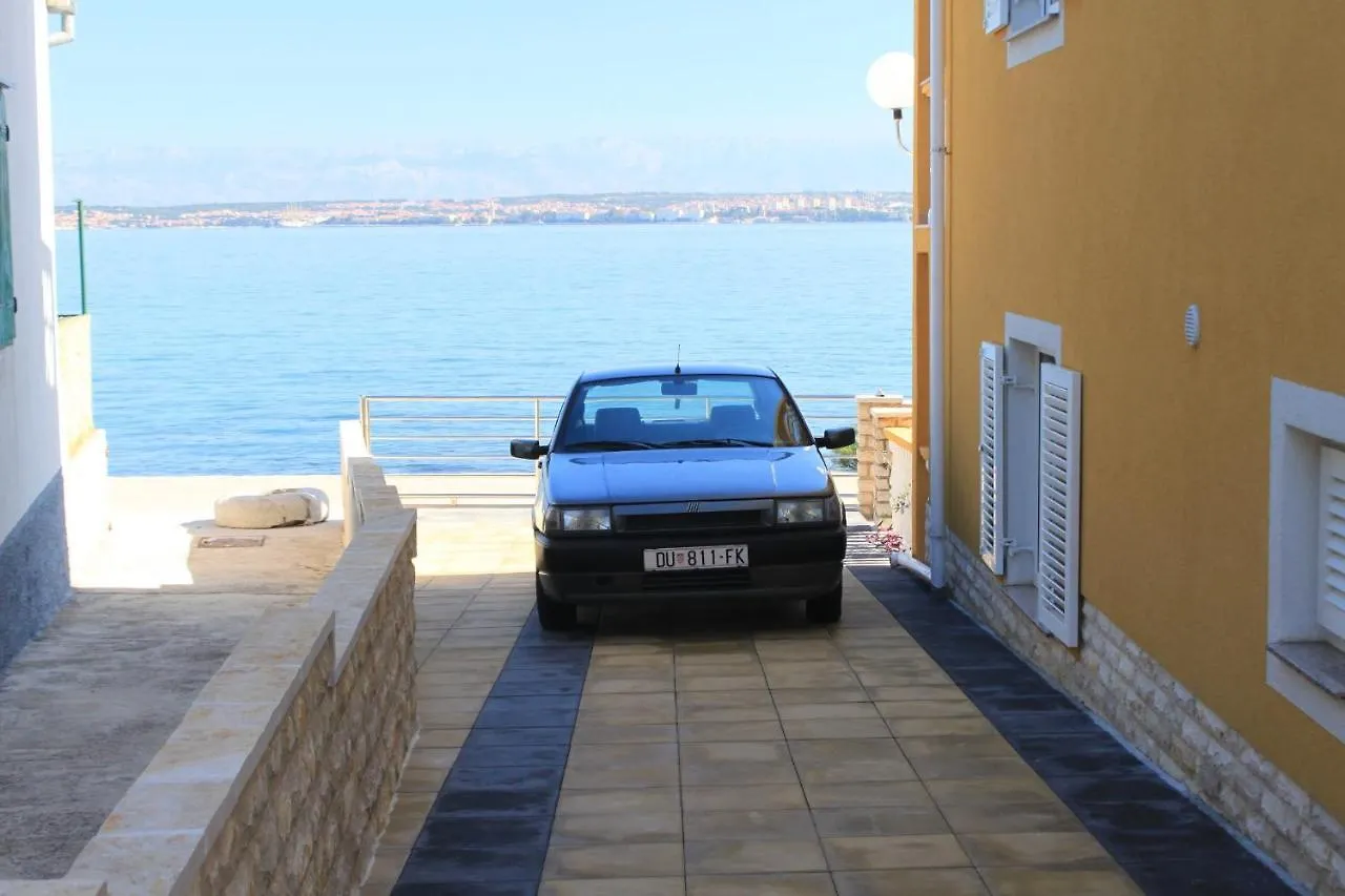 Apartment Preko 8384A